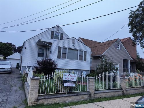 201 Hussa St, Linden, NJ, 07036-3021 | Card Image