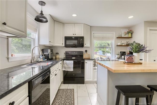 Light and bright with 2 windows in the kitchen | Image 14