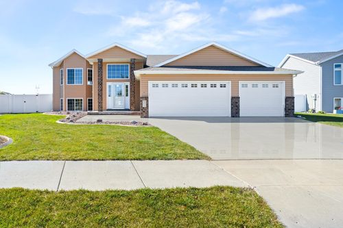 4856 48th Ave S, Fargo, ND, 58104-6032 | Card Image