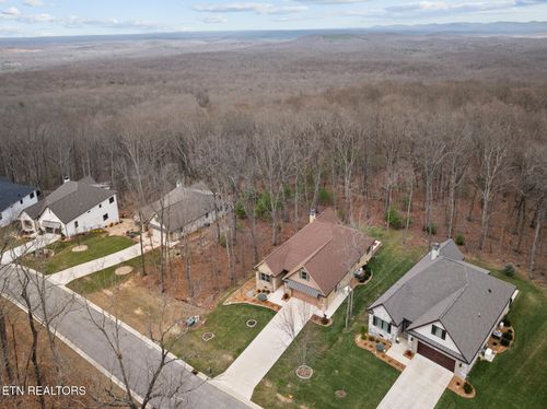 51 Oak Leaf Cir, Crossville, TN, 38558-2502 | Card Image