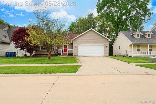 2855 Reflection Ave, Waterford, MI, 48328-2675 | Card Image