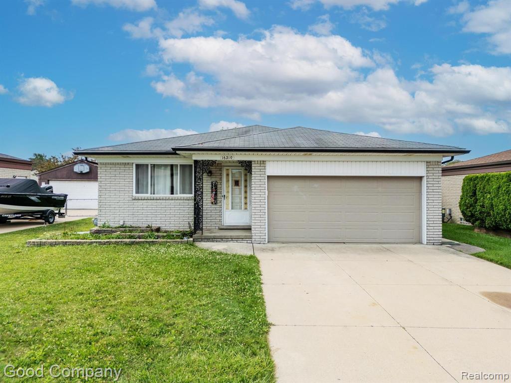 Wellington Ave, Roseville, MI 48066
