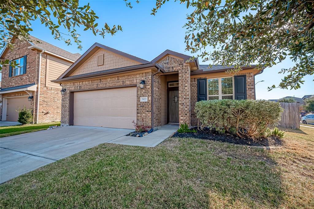 Royal Amber Ln, Katy, TX 77493