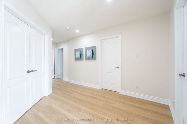 32 Charger Lane, House other with 8 bedrooms, 4 bathrooms and 2 parking in Brampton ON | Image 23