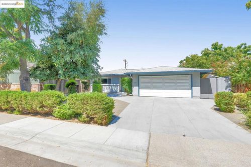 2011 Regis Dr, Davis, CA, 95618-2535 | Card Image