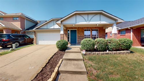 2671 Basswood Dr, Grand Prairie, TX, 75052-4701 | Card Image