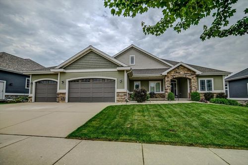 825 Richard Way, WAUNAKEE, WI, 53597 | Card Image