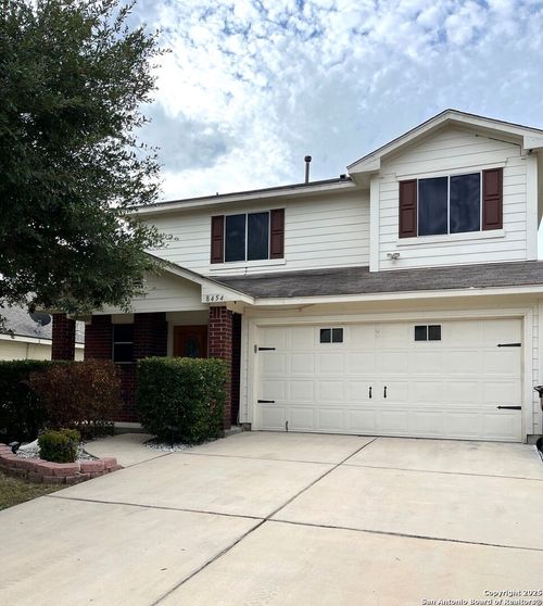 8454 Blackstone Cv, Converse, TX, 78109-3727 | Card Image