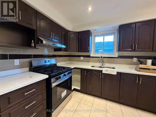 main-level-4 Lawnmere Crescent, Toronto (Agincourt South-Malvern West), ON, M1S2T2 | Card Image