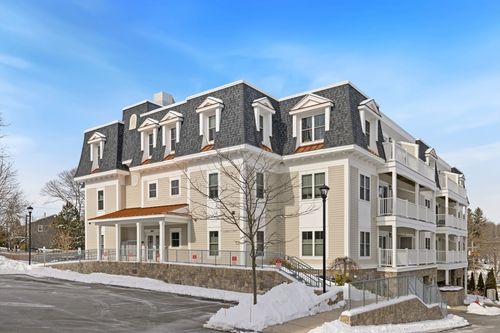 unit-302-441 Essex St, Swampscott, MA, 01907-1251 | Card Image