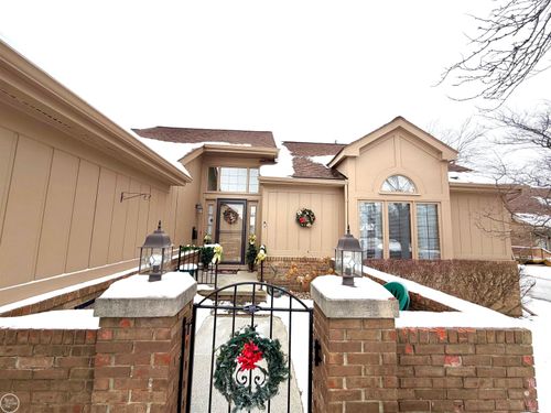 37884 N Laurel Park Drive, Livonia, MI, 48152 | Card Image