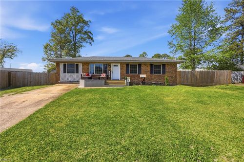 568 Trent Ave, Chesapeake, VA, 23323-3212 | Card Image