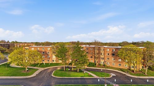 217-1475 Rebecca Dr, Hoffman Estates, IL, 60169-1053 | Card Image