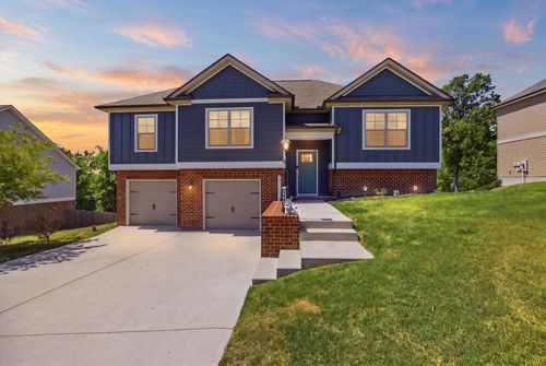 1044 Longo Dr, Soddy Daisy, TN, 37379-2504 | Card Image