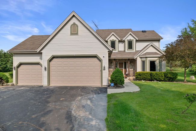 Front of home | Image 5