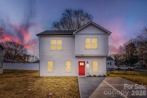 404 S Spargo St, Dallas, NC, 28034-2147 | Card Image