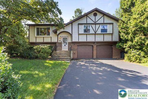 2842 Andrea Dr, ALLENTOWN, PA, 18103-4632 | Card Image