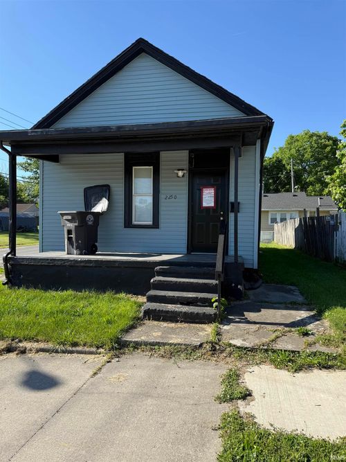 2250 Chestnut St, Fort Wayne, IN, 46803-2612 | Card Image