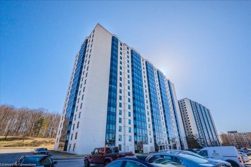 703-35 Green Valley Dr, Kitchener, ON, N2P2A5 | Card Image