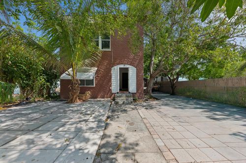427 El Prado, West Palm Beach, FL, 33405-1966 | Card Image