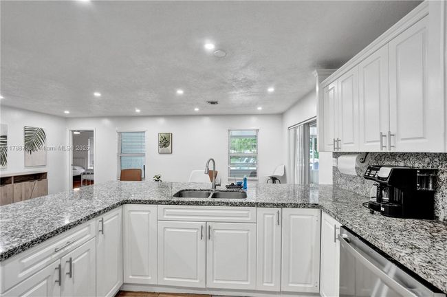 0 - 183 Sunflower Cir, House other with 4 bedrooms, 2 bathrooms and null parking in Royal Palm Beach FL | Image 20