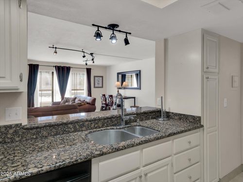 221-5122 N 31st Way, Phoenix, AZ, 85016-4508 | Card Image