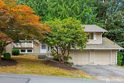 8820 194th Street Sw, Edmonds, WA, 98026 | Card Image