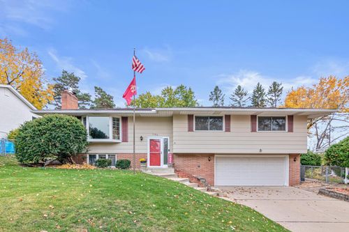 1190 Sextant Ave W, Roseville, MN, 55113-3232 | Card Image