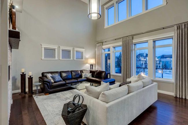 123 Mahogany Bay Se, Home with 4 bedrooms, 3 bathrooms and 7 parking in Calgary AB | Image 5