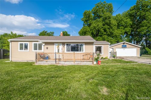 3431 Griffith Ct, Burton, MI, 48529-1346 | Card Image