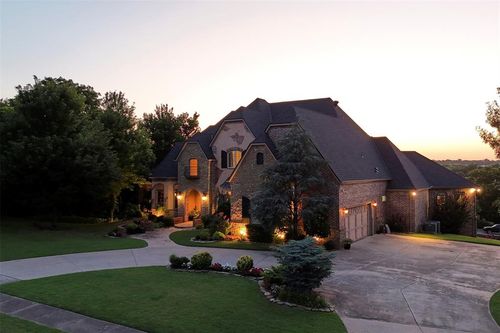 3325 Winding Creek Cir, Edmond, OK, 73034-2333 | Card Image