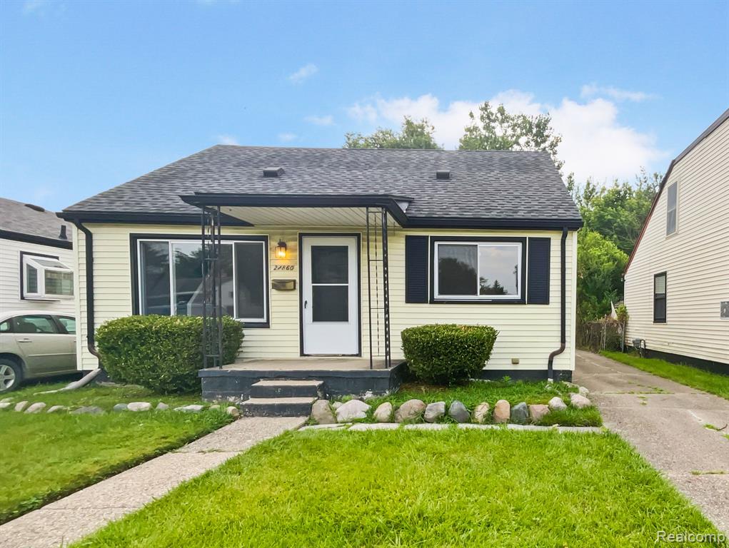 Hayes Ave, Eastpointe, MI 48021