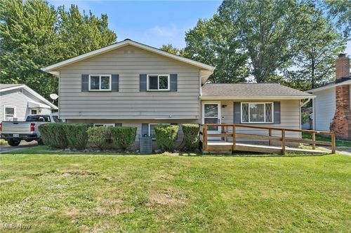 5889 Cornell Blvd, North Ridgeville, OH, 44039-1913 | Card Image