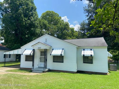 1005 Eastwood Rd, Natchez, MS, 39120-4822 | Card Image