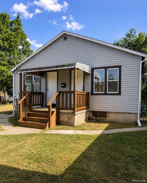 406 Carton St, Flint, MI, 48505-3804 | Card Image