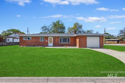 4011 W Greenbrier Dr, Boise, ID, 83705-4524 | Card Image