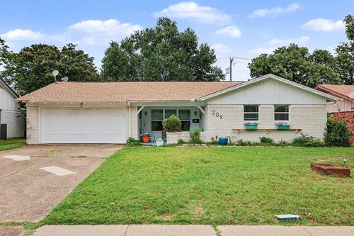 209 Linda Ln, Irving, TX, 75062-4622 | Card Image