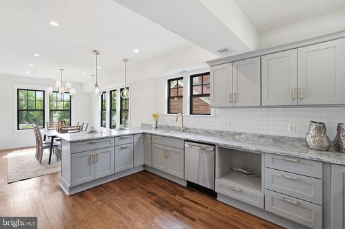 2605 33rd St Se, WASHINGTON, DC, 20020-1409 | Card Image