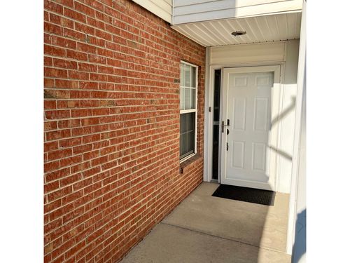 115-115 Meadowbrook Ln, Lake Bluff, IL, 60044-1145 | Card Image