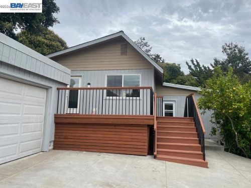114 Baxter St, Vallejo, CA, 94590-3728 | Card Image