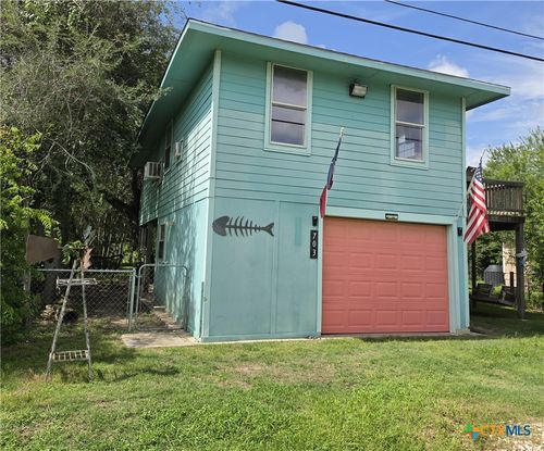703 E Houston Ave, Seadrift, TX, 77983-3869 | Card Image