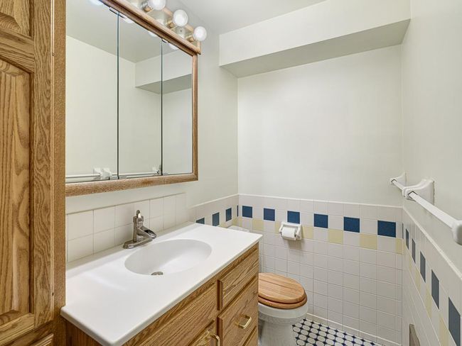 29 - Bathroom.jpg | Image 30