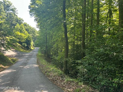 6 Bartram Trail Rd, Franklin, NC, 28734-9833 | Card Image