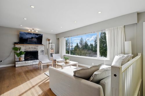 4938 Redonda Dr, North Vancouver, BC, V7R3J9 | Card Image