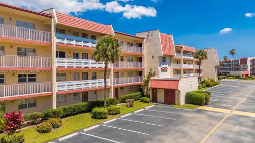 405-1020 Country Club Dr, Margate, FL, 33063-3270 | Card Image