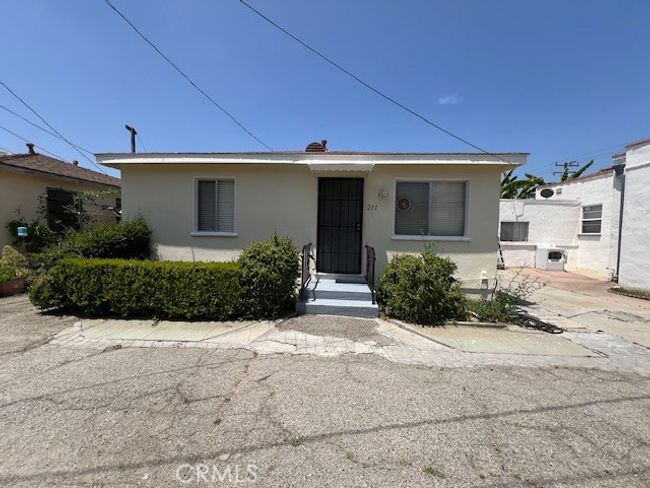 211 N Alhambra Ave, House other with 2 bedrooms, 1 bathrooms and 1 parking in Monterey Park CA | Image 5