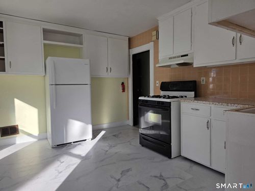 29 8th St, Derby, CT, 06418-1205 | Card Image