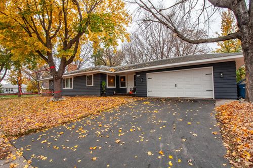829 W Linden St, Fergus Falls, MN, 56537-1838 | Card Image