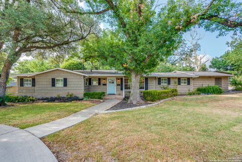 100 Seford Dr, Terrell Hills, TX, 78209-6035 | Card Image
