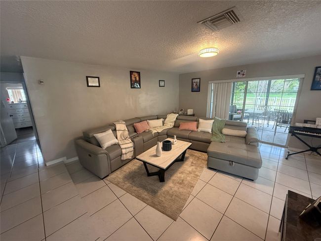 7008 Nw 81 St St, House other with 4 bedrooms, 2 bathrooms and null parking in Tamarac FL | Image 5